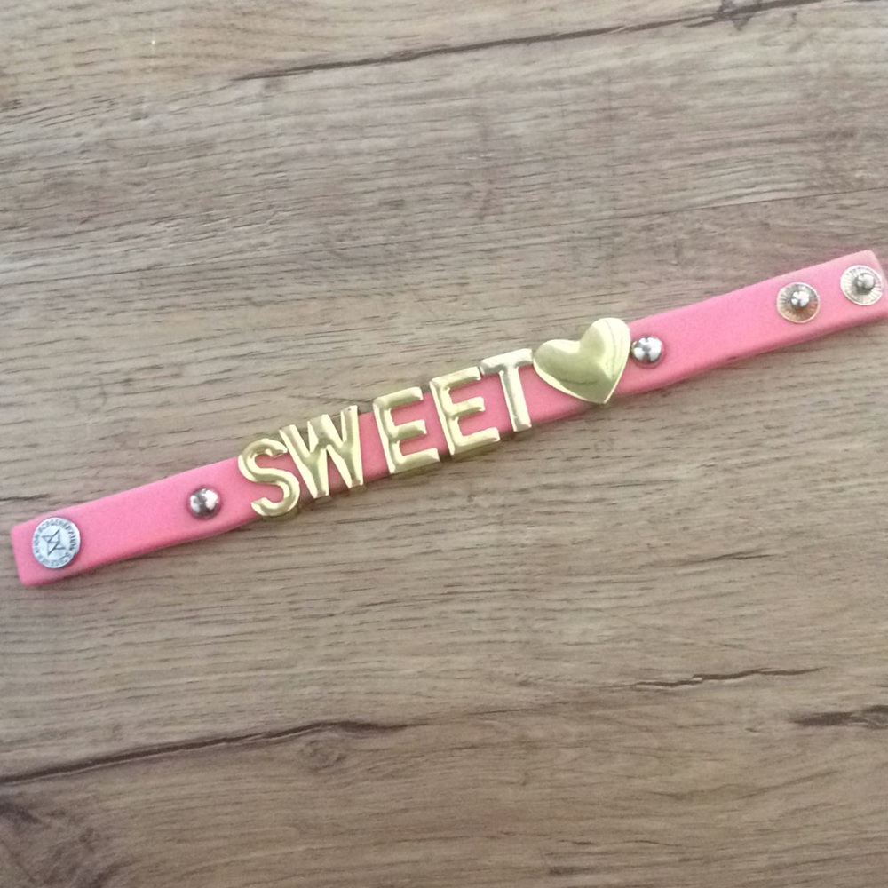 💖💖BCB Macy’s jewelry bracelet “SWEET”